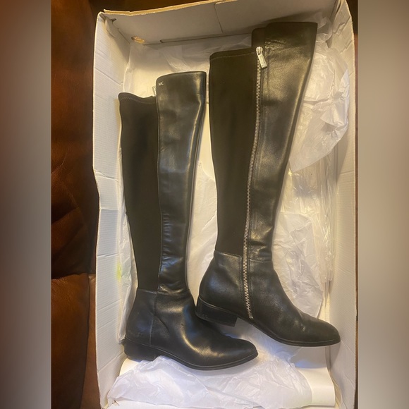 Michael Kors Leather Black Bromley Flat Boot size 5 - Picture 3 of 7